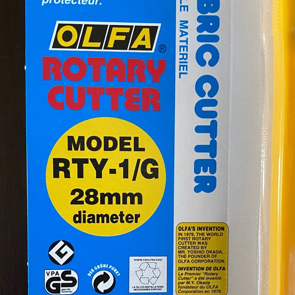 Olfa Rotary Fabric Cutter - Model RTY-1/G - Picture 2 of 6
